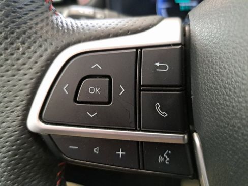 Used 2025 Toyota Sienna XSE image 23