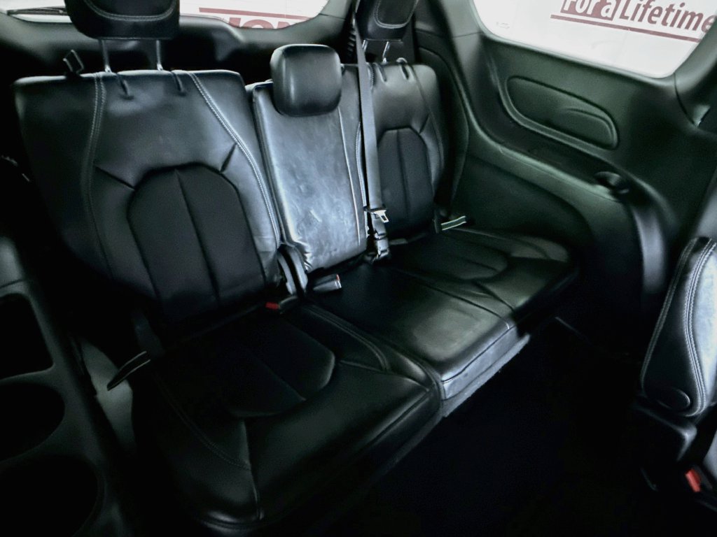 Used 2025 Chrysler Pacifica Select FWD image 31