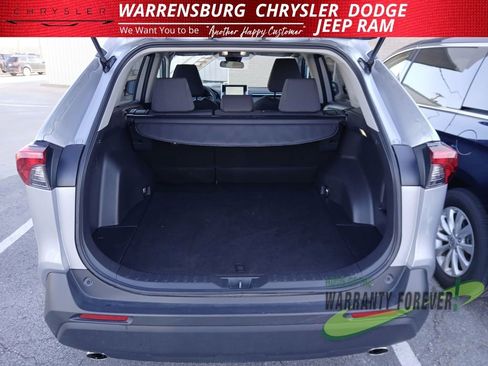 Used 2025 Toyota RAV4 XLE image 16