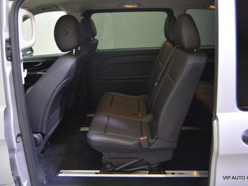 Used 2017 Mercedes-Benz Metris Passenger image 18