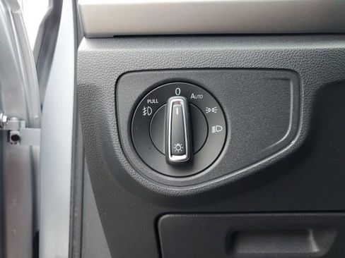 Used 2018 Volkswagen Atlas SE FWD image 28