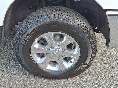 Used 2022 RAM 2500 Big Horn AWD/4WD image 18