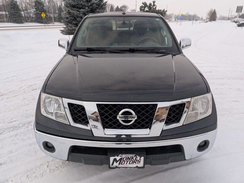 Used 2014 Nissan Frontier SL w/ SL Moonroof Package image 4