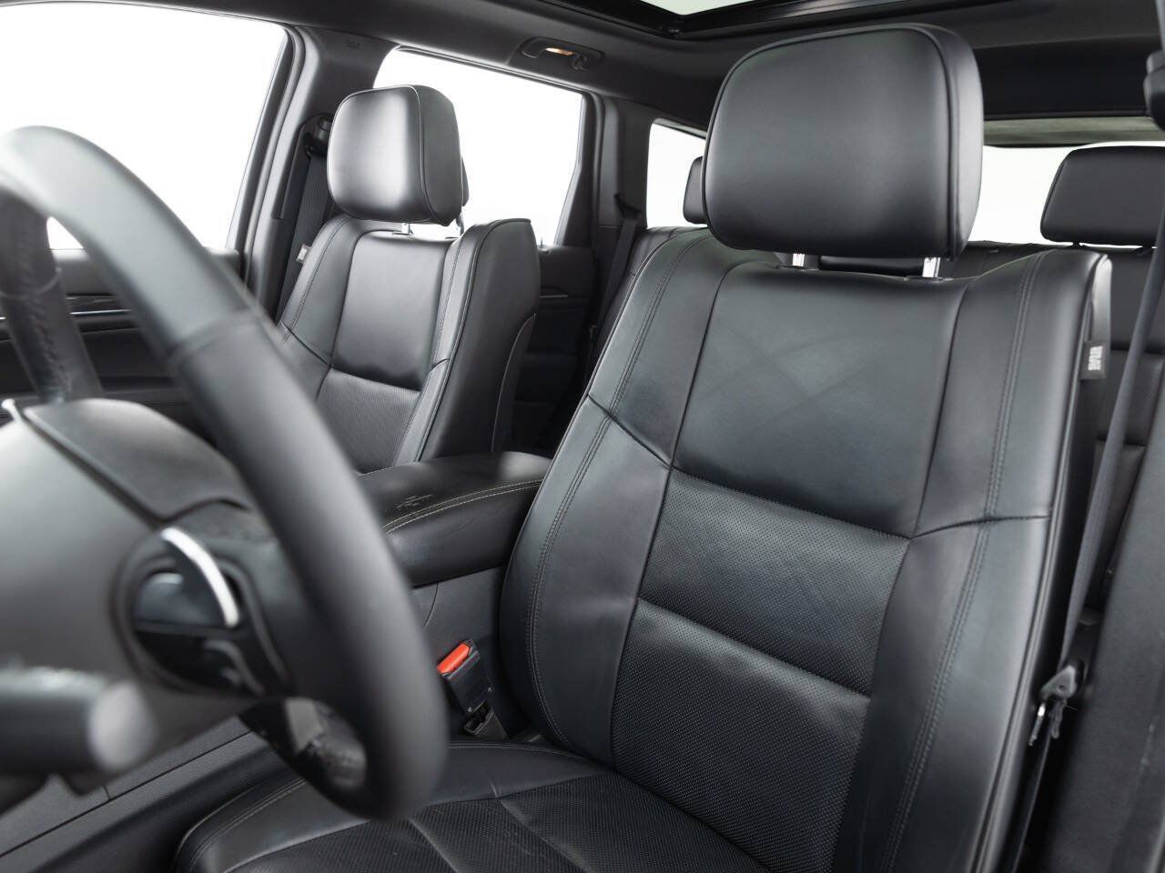 Used 2015 Jeep Grand Cherokee High Altitude AWD/4WD image 22