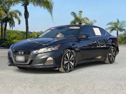 Certified 2022 Nissan Altima 2.5 SV w/ SV Premium Package