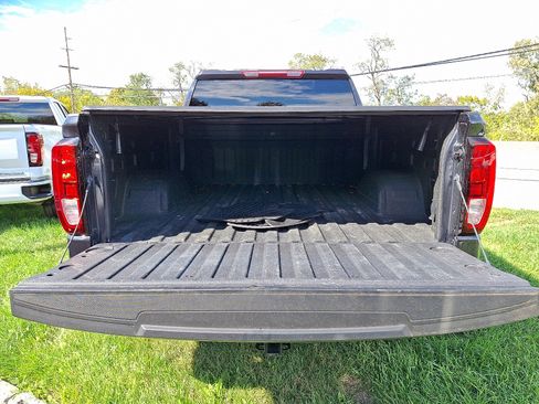 Used 2024 GMC Sierra 1500 Elevation image 29
