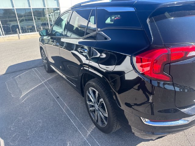 Used 2018 GMC Terrain Denali w/ Advanced Safety Package FWD image 4