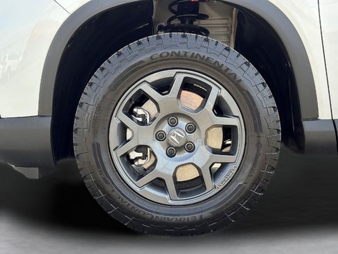 Certified 2025 Honda Pilot TrailSport image 13