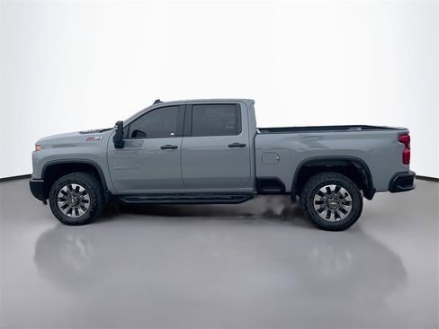 Used 2025 Chevrolet Silverado 2500 Custom w/ Custom Value Package image 4
