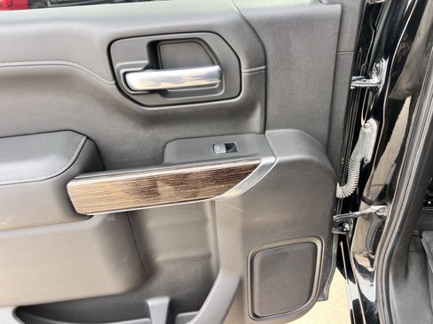 Used 2020 GMC Sierra 1500 Elevation w/ Elevation Value Package image 9