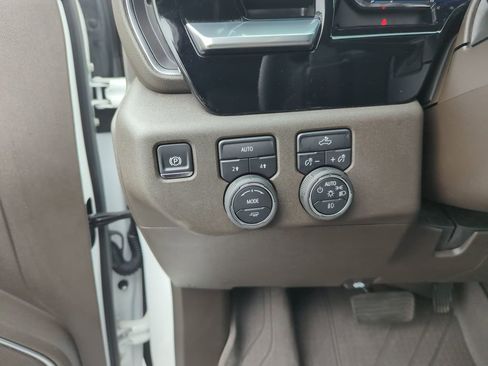 Used 2025 Chevrolet Silverado 1500 RST w/ Max Trailering Package AWD/4WD image 20
