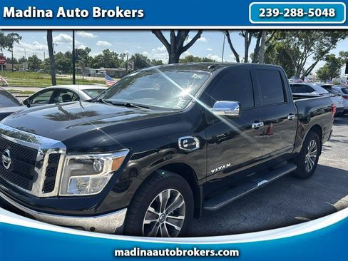 Used 2017 Nissan Titan SL RWD image 1