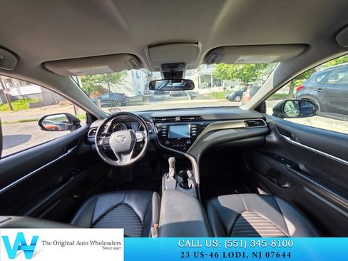 Used 2020 Toyota Camry SE FWD image 7