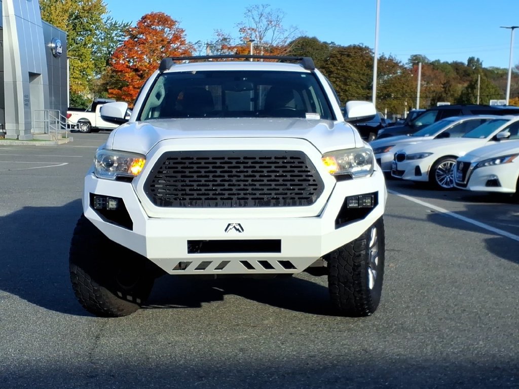 Used 2016 Toyota Tacoma SR5 w/ SR5 Appearance Package (SN) AWD/4WD image 3