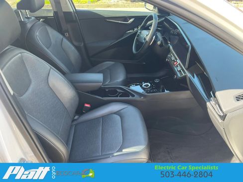 Used 2023 Kia Niro Wave image 55