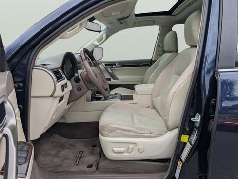 Used 2018 Lexus GX 460 image 27