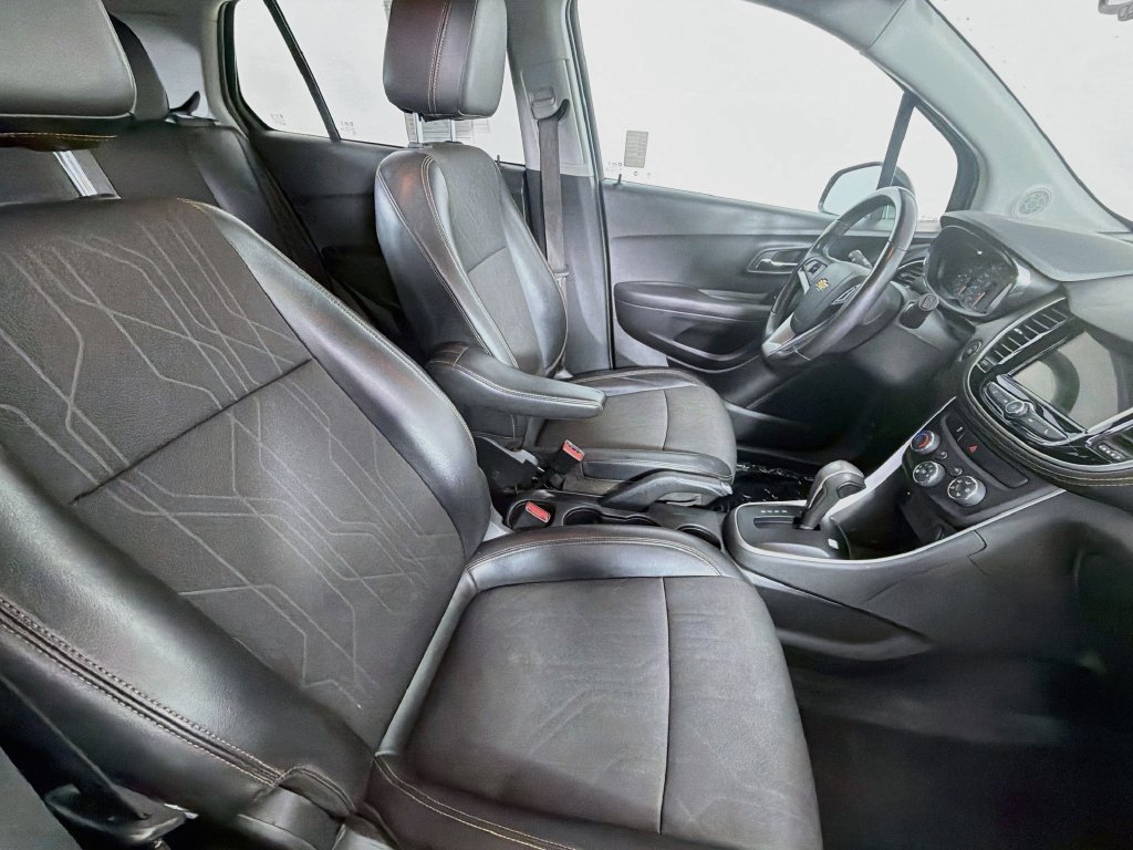 Used 2019 Chevrolet Trax LT w/ LT Convenience Package AWD/4WD image 25