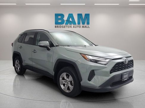 Used 2022 Toyota RAV4 XLE image 1