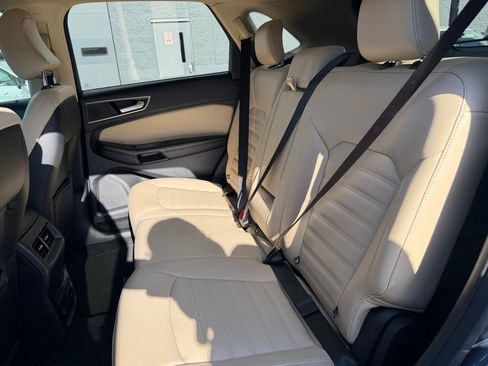 Certified 2022 Ford Edge SEL w/ Convenience Package AWD/4WD image 16