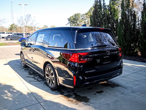 New 2026 Honda Odyssey Elite image 8