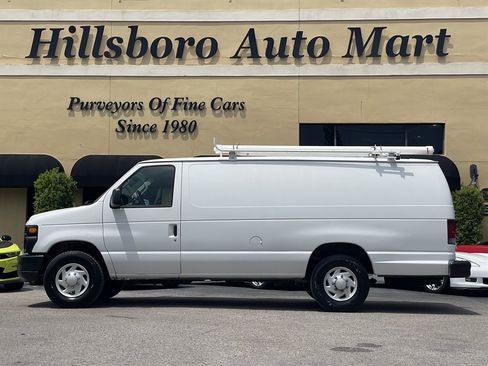 Used 2009 Ford E-250 and Econoline 250 Extended RWD image 3