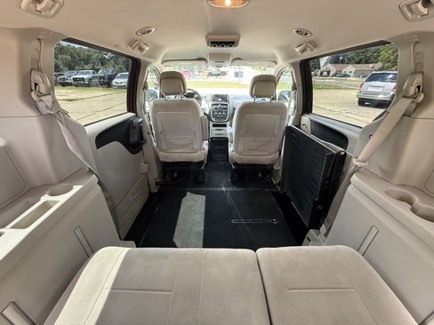 Used 2012 Dodge Grand Caravan SXT FWD image 35