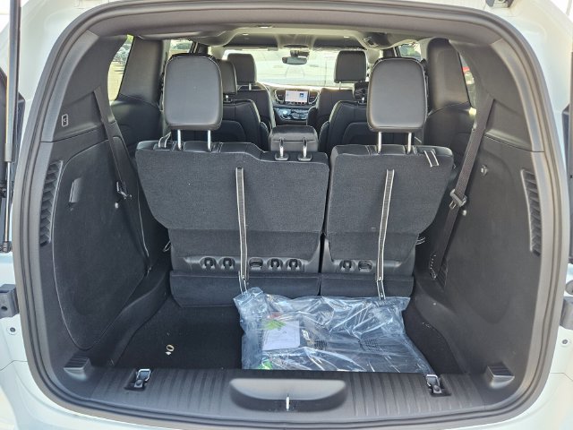 New 2025 Chrysler Pacifica Select FWD image 11