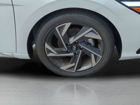 New 2025 Hyundai Elantra SEL FWD image 38