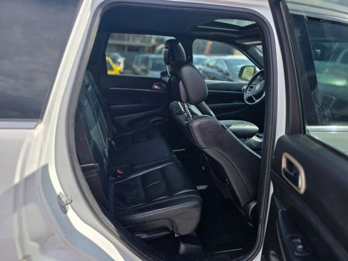 Used 2014 Jeep Grand Cherokee Limited image 11