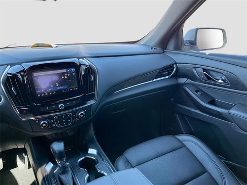 Used 2023 Chevrolet Traverse High Country image 25