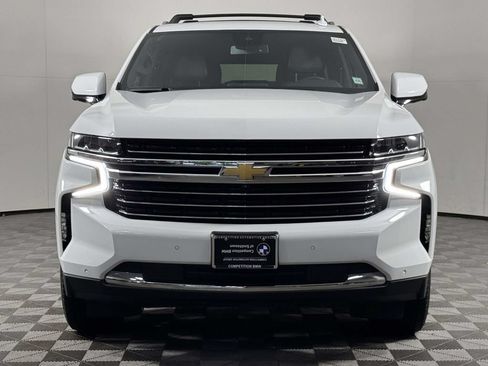 Used 2024 Chevrolet Suburban LT w/ Luxury Package AWD/4WD image 6