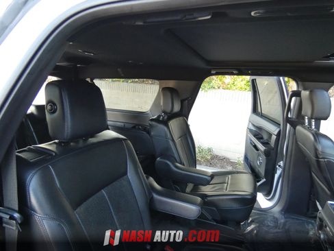 Used 2020 Ford Expedition Max XLT w/ Equipment Group 202A RWD image 45