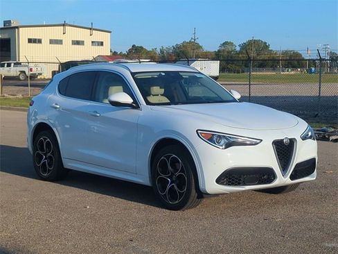 Used 2020 Alfa Romeo Stelvio Ti Lusso image 9