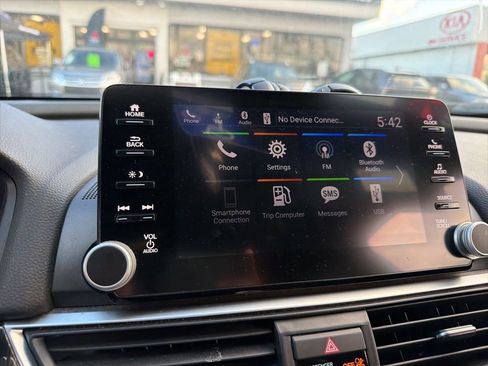 Used 2019 Honda Accord Sport image 2