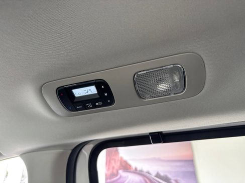 Used 2025 Honda Odyssey Elite image 48