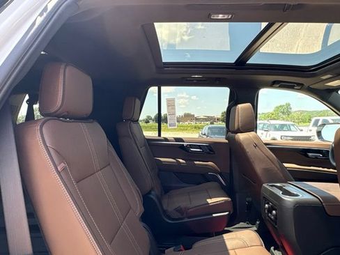 New 2026 Chevrolet Tahoe High Country w/ Sun And Tow Package AWD/4WD image 38