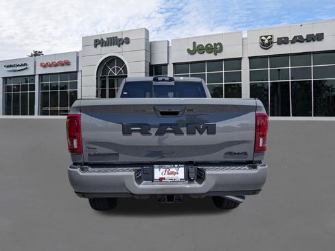 New 2026 RAM 2500 Laramie AWD/4WD image 4