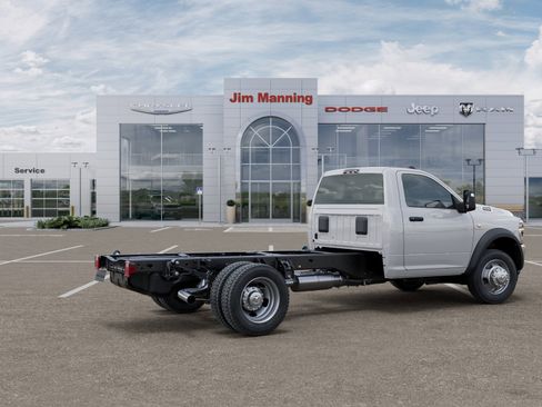 New 2025 RAM 5500 Tradesman AWD/4WD image 4