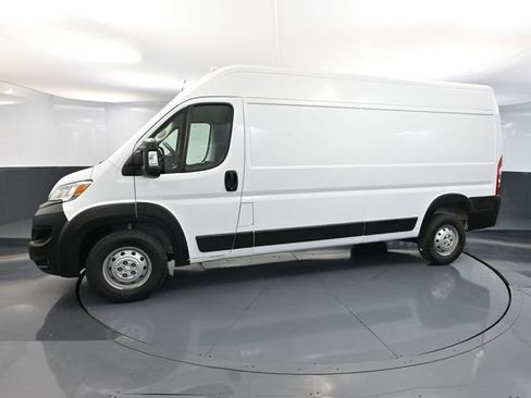 Used 2023 RAM ProMaster 2500 FWD image 9