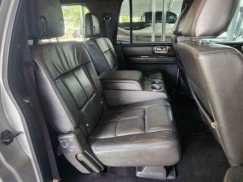 Used 2010 Lincoln Navigator L 4WD image 29