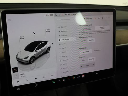 Used 2023 Tesla Model Y Long Range AWD/4WD image 27
