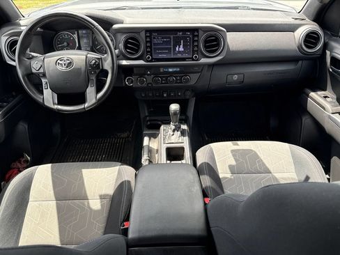 Used 2023 Toyota Tacoma TRD Off-Road w/ Technology Package AWD/4WD image 11