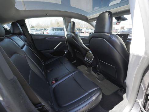 Used 2026 Tesla Model Y AWD image 34