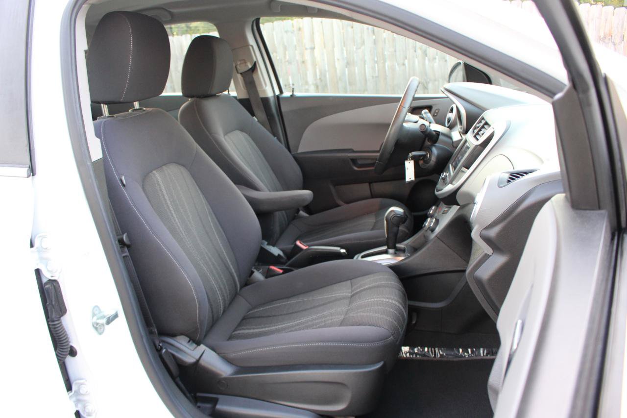 Used 2018 Chevrolet Sonic LT FWD image 37
