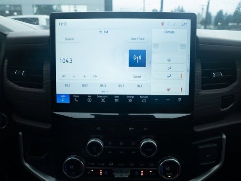 Used 2024 Ford Expedition Limited image 14