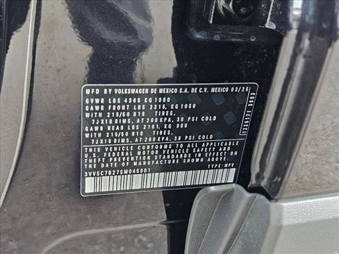 Used 2025 Volkswagen Taos SE FWD image 24