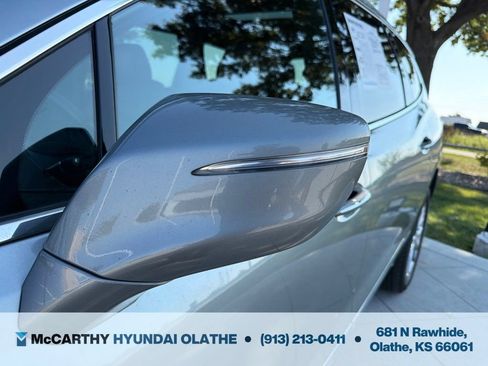 Used 2023 Buick Enclave Avenir w/ Avenir Technology Package AWD/4WD image 19