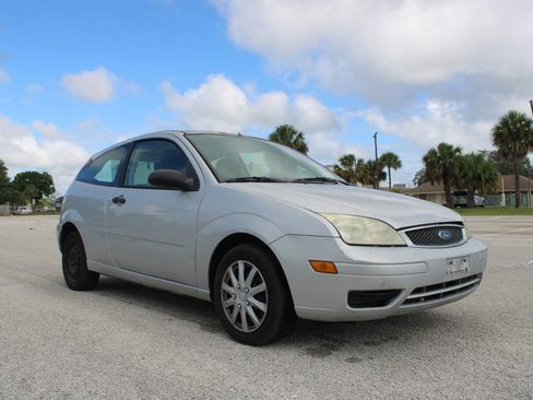 Used 2006 Ford Focus S FWD image 16