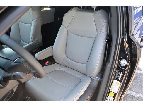 New 2025 Toyota Sienna XLE image 14