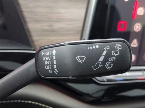 Used 2024 Volkswagen Atlas SEL Premium R-Line image 28